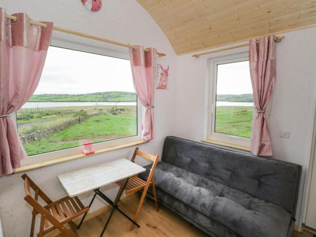 The Beautiful Lazy Llama Shepherd Hut Farm Stay Ballyshannon Exterior foto